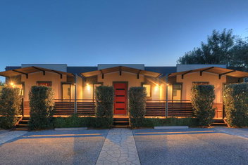 Airport Tourist Village Melbourne with Holiday Great Ocean Road