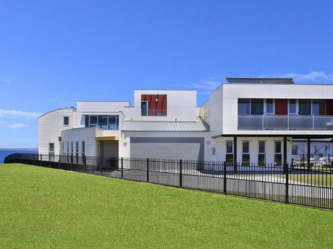 Albatross - Whale Watch From The House - Holiday Great Ocean Road 0