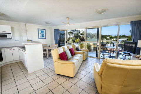 Alexander Beachfront Apartments - Holiday Great Ocean Road 2