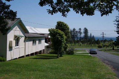 Almare, 7 Gowing Street - Holiday Great Ocean Road 1