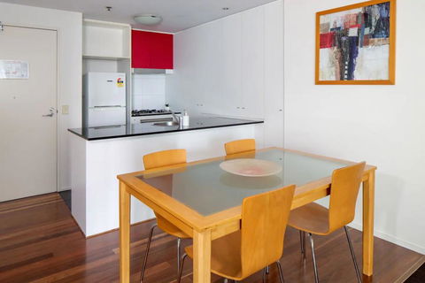 Amazing Brisbane CBD 2 Bedroom Apartment With River Views - Holiday Great Ocean Road 1
