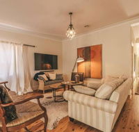 Ambrose On Byng - Central Location w/ 2 Bathroom - Holiday Great Ocean Road