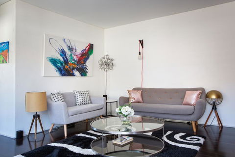 Apartment With Balcony And Parking Near Racecourse - Holiday Great Ocean Road 1
