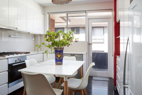 Apartment With Balcony And Parking Near Racecourse - Holiday Great Ocean Road 3