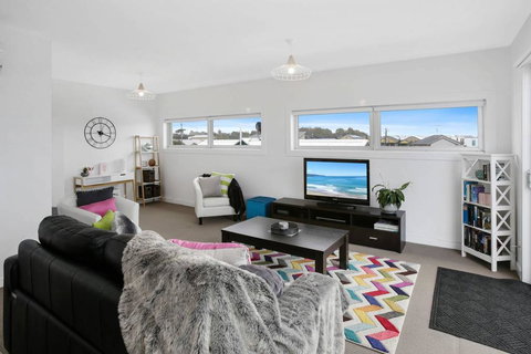 APOLLO 13 PENTHOUSE - Free Wifi & Huge Terrace! - Holiday Great Ocean Road 1