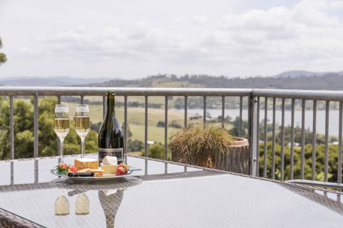 Armalong Winery Chalets - Holiday Great Ocean Road 0
