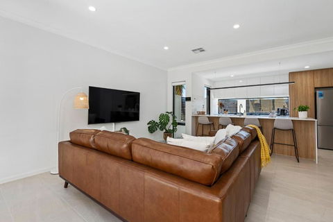 Luxury Urban Retreat - Holiday Great Ocean Road 1
