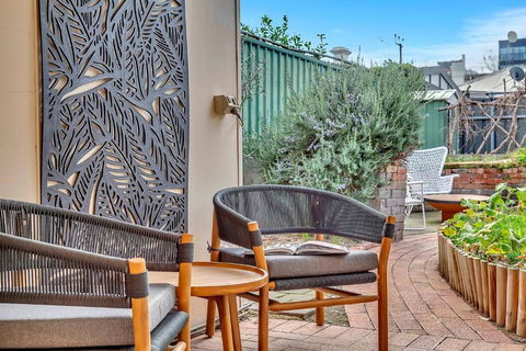 Main Street Terrace - An Elegant Urban Escape - Holiday Great Ocean Road 1