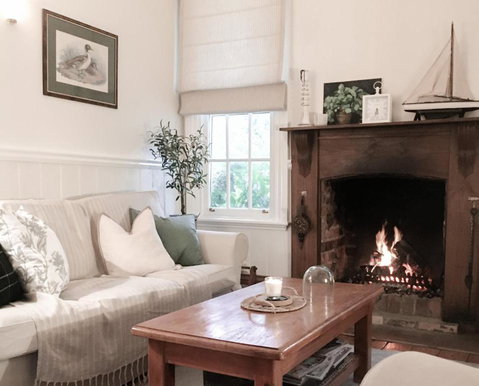 MARIGOLD COTTAGE Charming 1870s Central Daylesford Cottage - Holiday Great Ocean Road 2