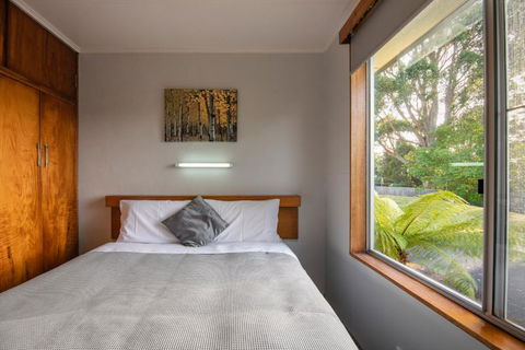 Marsden Court Apartments Now Incorporating Marsden Court And Sharonlee Strahan Villas - Holiday Great Ocean Road 1