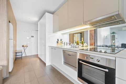 Marvel Stadium Views In Melbourne CBD - Holiday Great Ocean Road 2