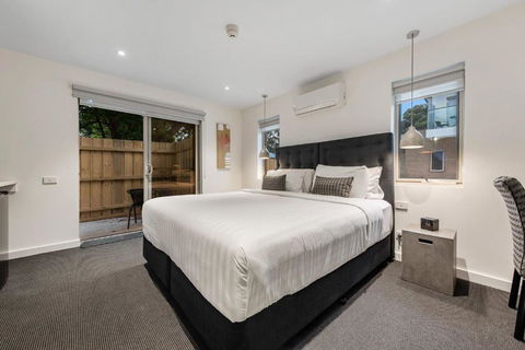 Melbourne Airport Motel - Holiday Great Ocean Road 2