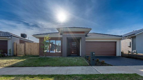 Modern 5bedrooms Clyde Home - Holiday Great Ocean Road 0