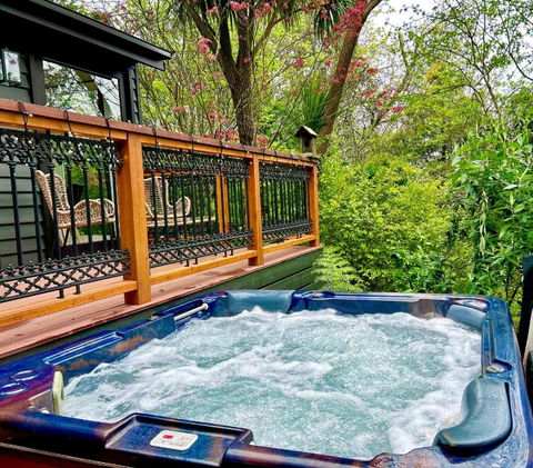 Mountain Cottage In Dandenong Ranges - Holiday Great Ocean Road 1