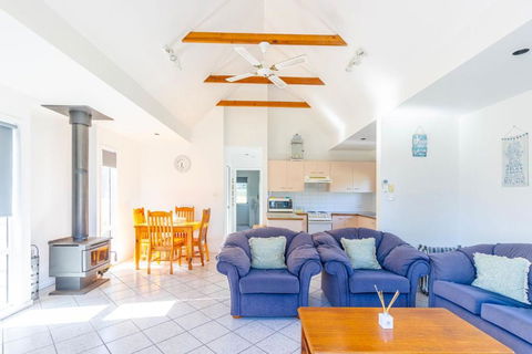 Nannys Beach House - Holiday Great Ocean Road 2