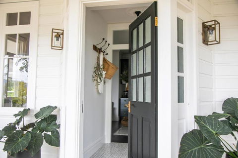 Narraweema Guesthouse - Historic Luxury BnB Retreat - Holiday Great Ocean Road 2
