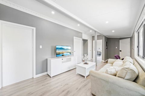 New 2 Bedroom House 500m To Mall With Free Parking - Holiday Great Ocean Road 2