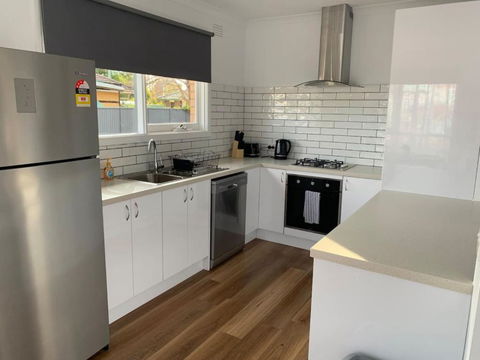 Nth Central 4BR Reno W WiFi - Holiday Great Ocean Road 3