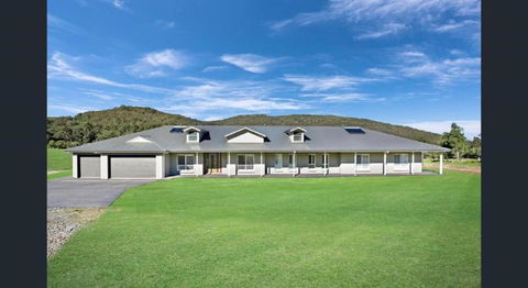 ON Keppies - BnB - Family Farm & Wedding Guest Accommodation Paterson NSW - Holiday Great Ocean Road 0