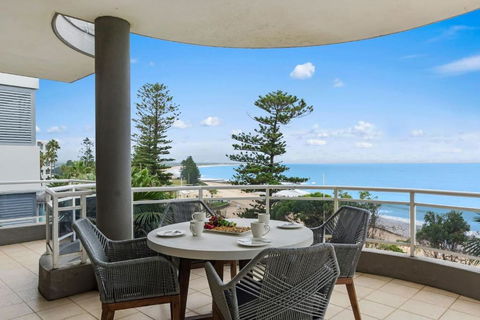Ocean Vista Escape - A Lofty Beachfront Penthouse - Holiday Great Ocean Road 1