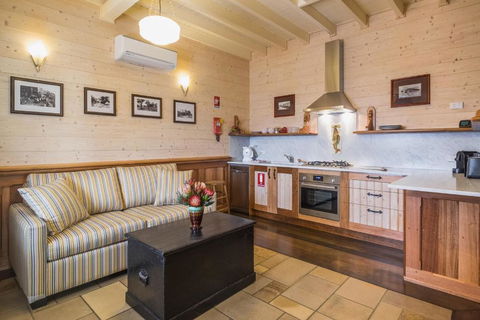 Old Bank Boutique Hotel - Holiday Great Ocean Road 2