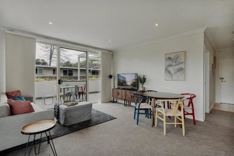 Peaceful 1-Bed Apartment Close To Lonsdale St - Holiday Great Ocean Road 0