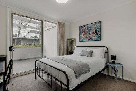 Peaceful 1-Bed Apartment Close To Lonsdale St - Holiday Great Ocean Road 2
