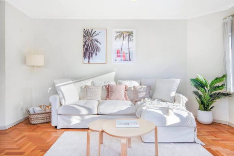 Perfect Manly Retreat, In The Heart Of Manly, Family & Couple Friendly Apartment With CAR SPOT - Holiday Great Ocean Road 1