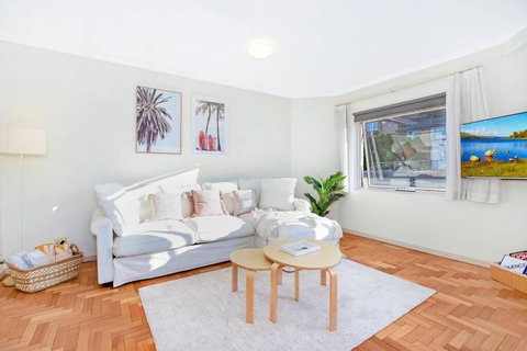 Perfect Manly Retreat, In The Heart Of Manly, Family & Couple Friendly Apartment With CAR SPOT - Holiday Great Ocean Road 2