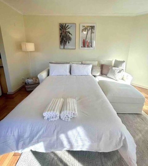Perfect Manly Retreat, In The Heart Of Manly, Family & Couple Friendly Apartment With CAR SPOT - Holiday Great Ocean Road 3