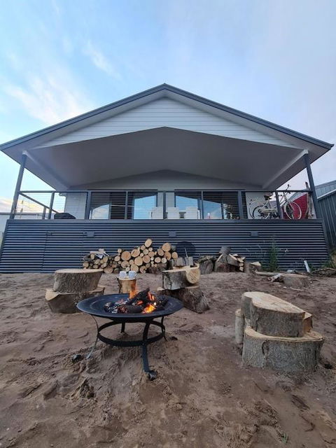 PIECE OF PARADISE, Huge 4 Bedroom Haven - Holiday Great Ocean Road 1