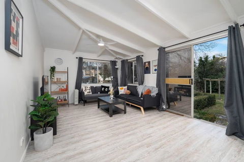 Popular Central Location King Bed The Repose - Holiday Great Ocean Road 3