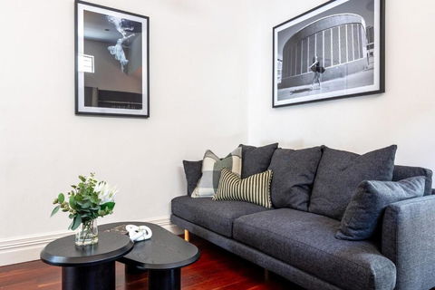 Prahran Timeless & Modern Haven, With Parking - Holiday Great Ocean Road 1