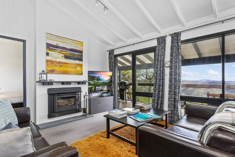 Pristine Mountain Retreat With Expansive Views - Holiday Great Ocean Road 0