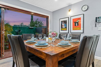 Private, Modern And Warm Family Home with Holiday Great Ocean Road