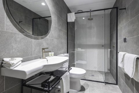 Q Squared Serviced Apartments - Holiday Great Ocean Road 3