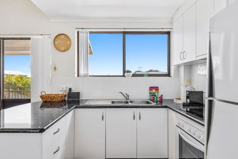 Quaint 2-Bed Beach Abode With Ocean Views - Holiday Great Ocean Road 2