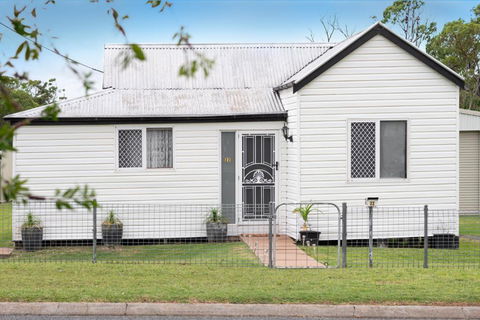 Quaint 2 Bedroom Fully Furnished Cottage - Holiday Great Ocean Road 0