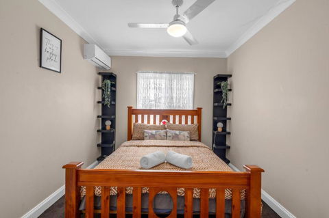 Quaint 2 Bedroom Fully Furnished Cottage - Holiday Great Ocean Road 1
