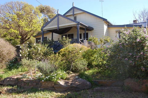 Quaint Cottage Nestled Amongst The Trees - Holiday Great Ocean Road 0