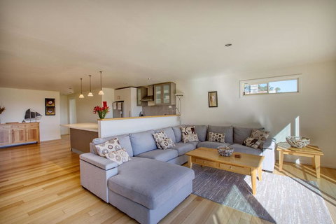 Quarterdeck Apartment - Holiday Great Ocean Road 1