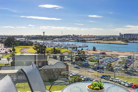 Astra Apartments Newcastle - Holiday Great Ocean Road 0