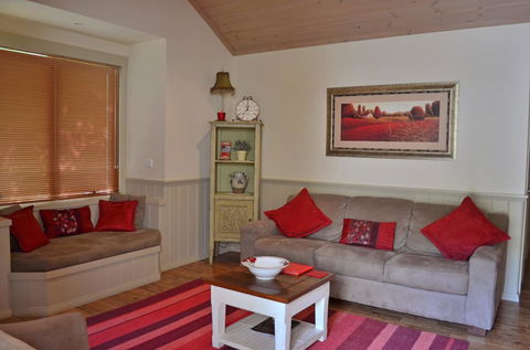 Autumn Affair Cottage 5 - Holiday Great Ocean Road 2