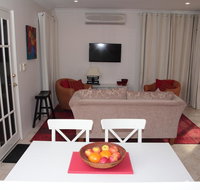 Azalea Villa - Close to the City of Perth - Holiday Great Ocean Road