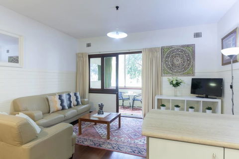 B2 Broadway Abode Close To Swan River, UWA & Hospitals - Holiday Great Ocean Road 3
