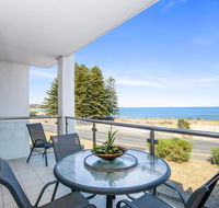 Bayline Beachfront Apartment no 4 - Holiday Great Ocean Road