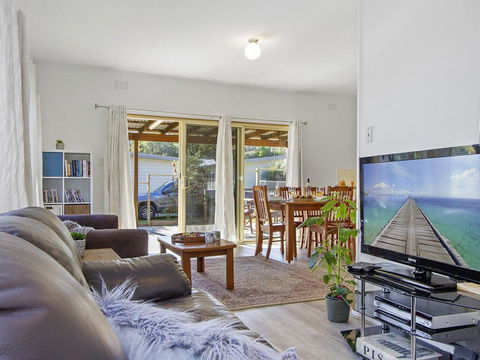 Beach Escape @ Currarong - Basic Family Accommodation - Holiday Great Ocean Road 0