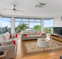 Beach Road Luxury with Ocean Views - Holiday Great Ocean Road