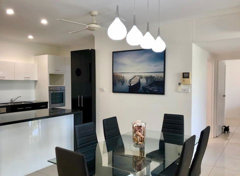 Beachfront Apartment- Paringa - Holiday Great Ocean Road 1
