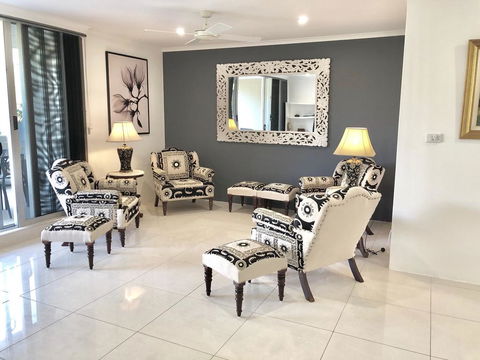 Beachfront Apartment- Paringa - Holiday Great Ocean Road 0